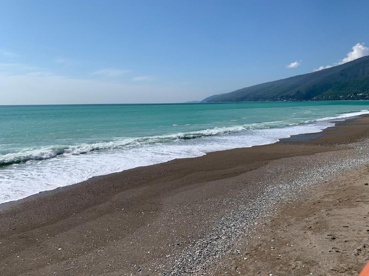 Guest House Aphyn Leto Gagra Exterior photo