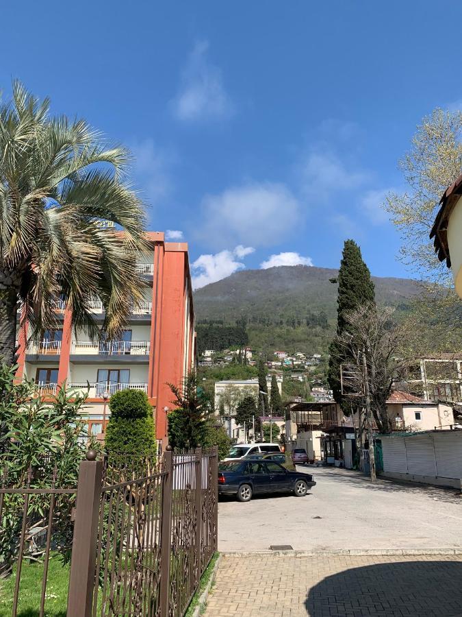 Guest House Aphyn Leto Gagra Exterior photo