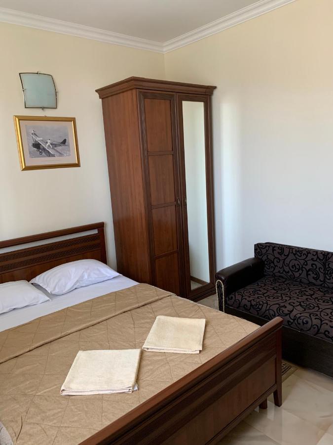 Guest House Aphyn Leto Gagra Exterior photo